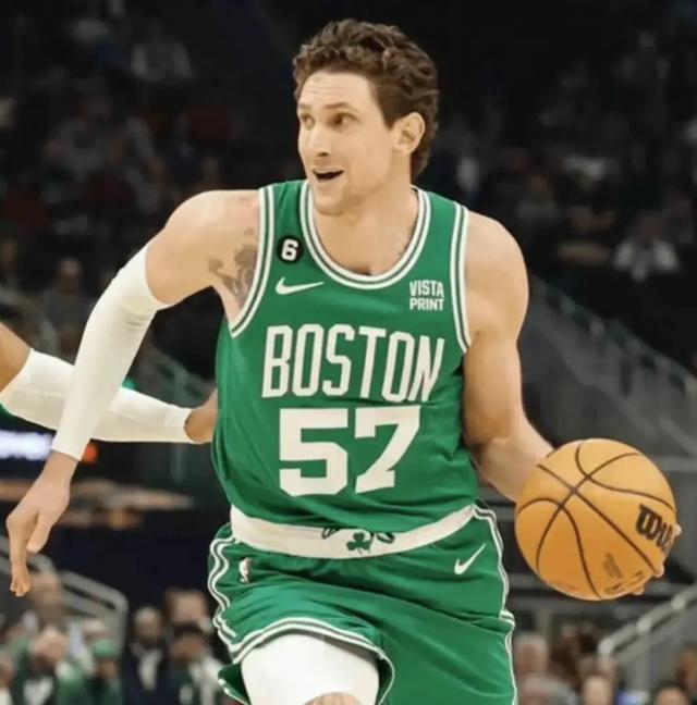 NBA传奇球星发表退役感言，感慨篮球生涯