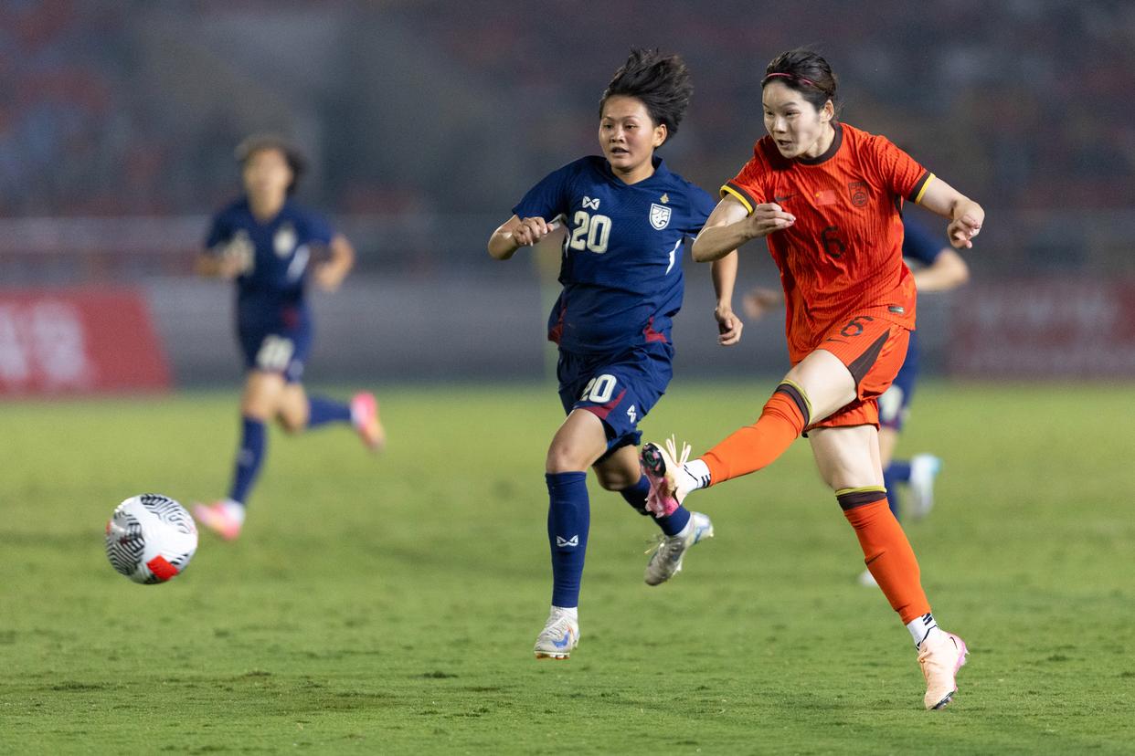国际女足比赛，中国队夺冠声嘹亮
