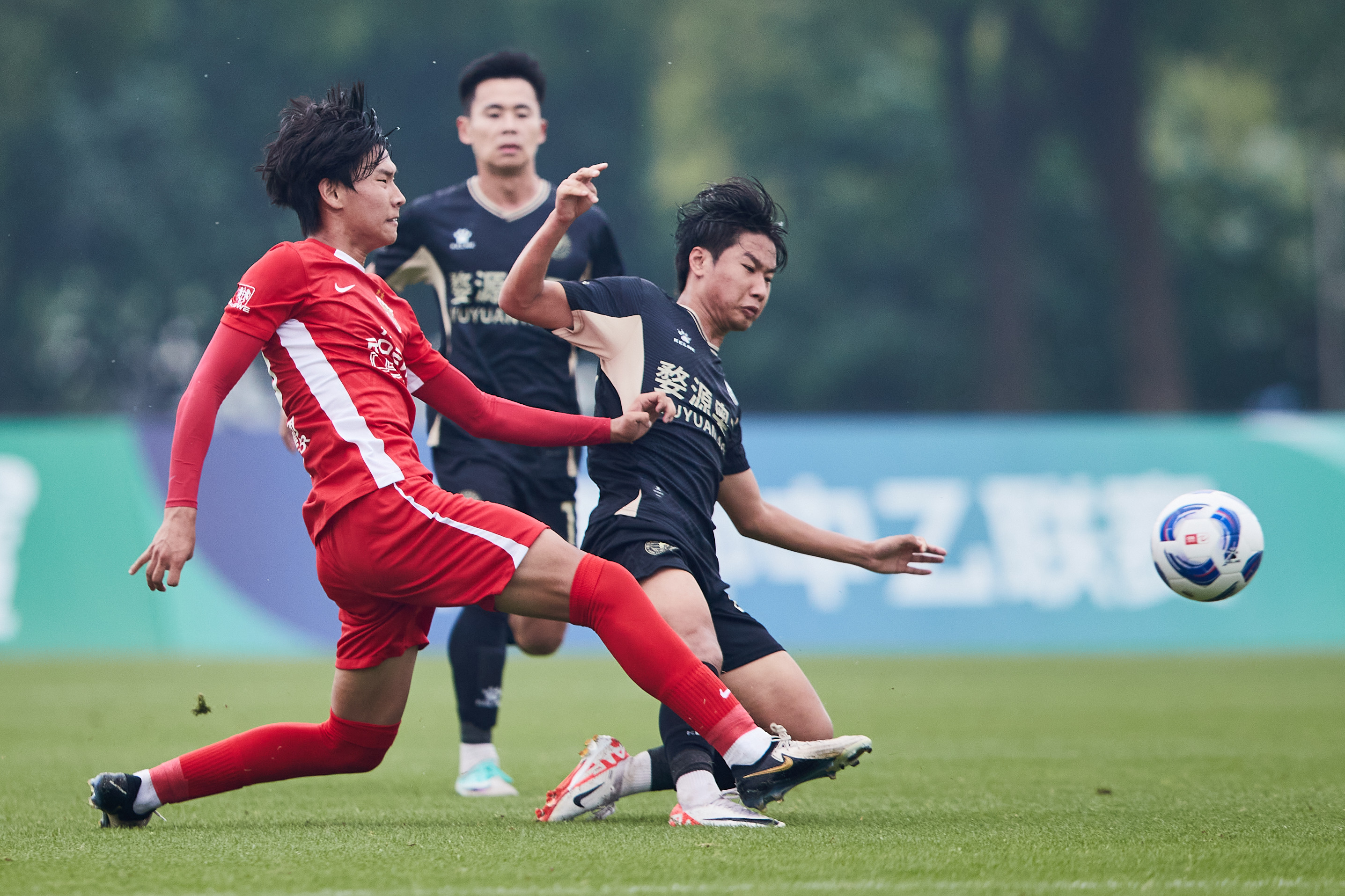 瓦力官网-主场之力，上海海港队击败对手