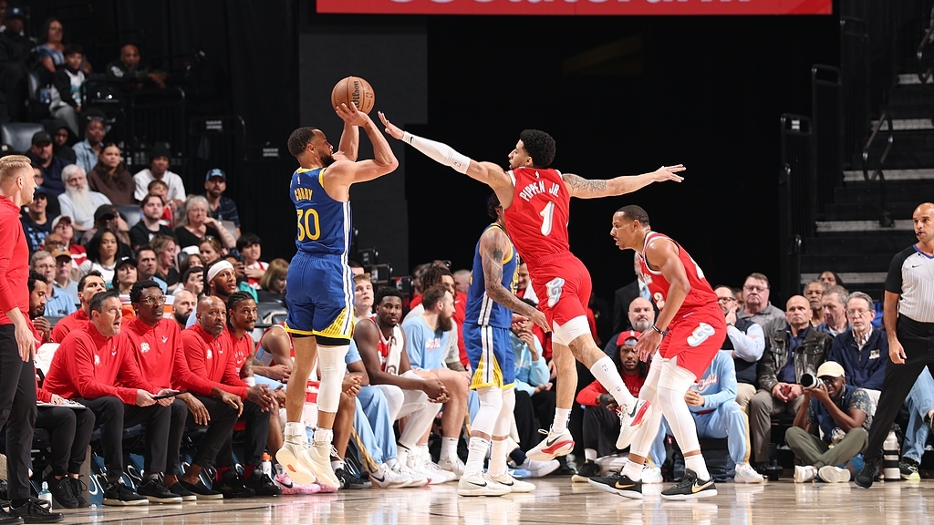 勇士不敌灰熊，库里独得30+分