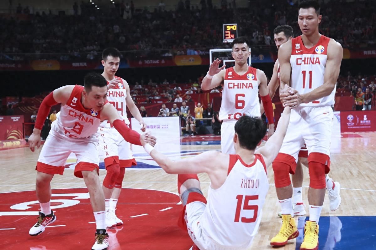 亚运锦标赛劲敌对决尤为激烈，各队全力以赴