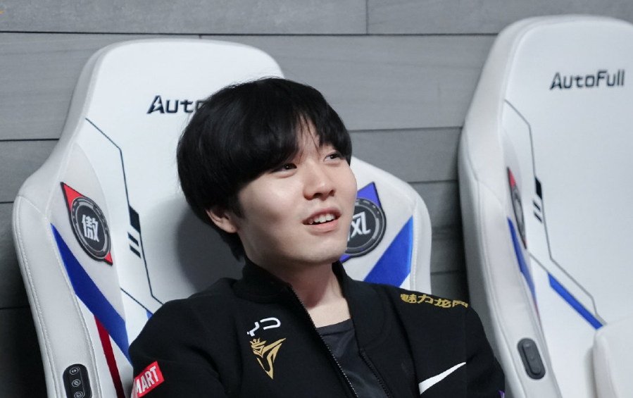 包含V5血洗FNC，Kanavi开启传奇时刻焦点之战八强赛，成为赛场最大亮点的词条