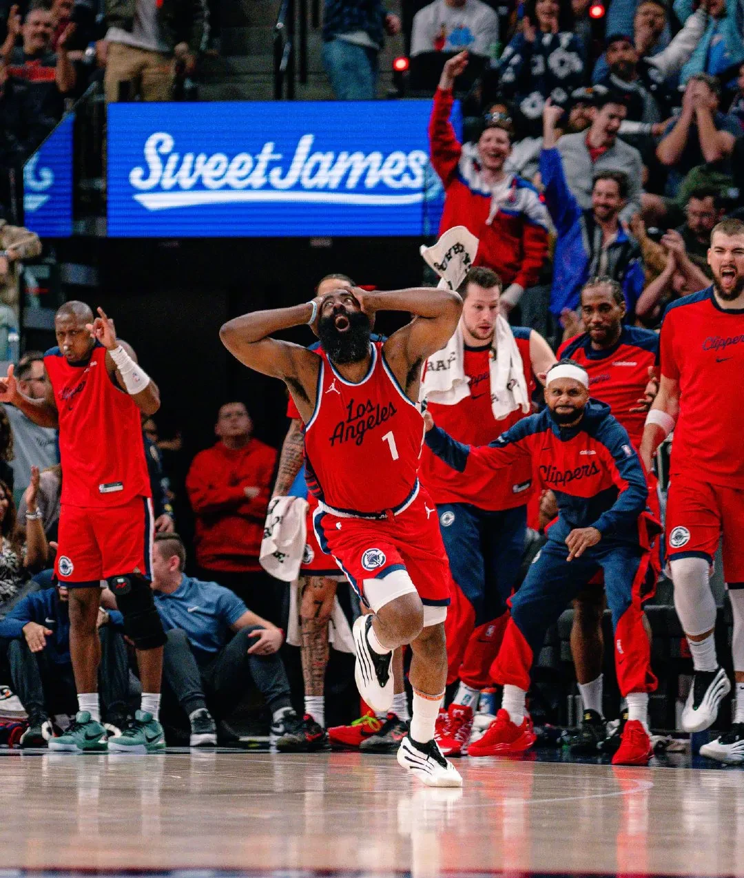 快船主场失利，球队需要调整战术