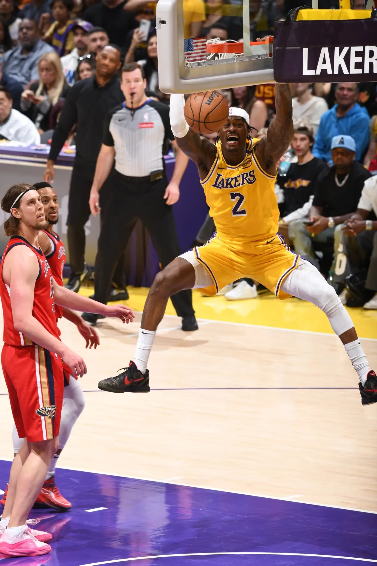 瓦力棋牌入口-NBA季前赛：湖人大胜开拓者