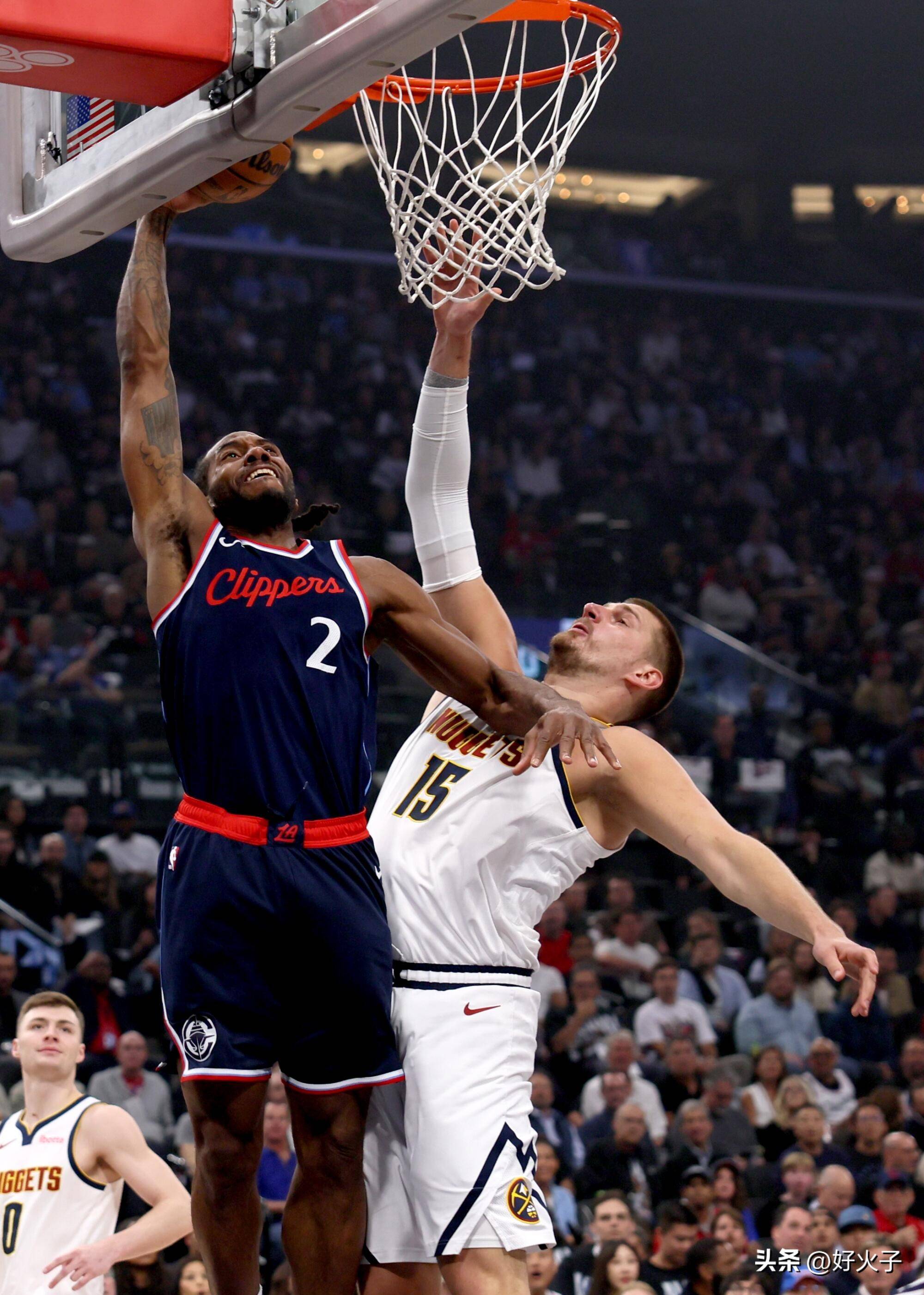 瓦力官网-快船主场大胜马刺,继续保持不败战绩