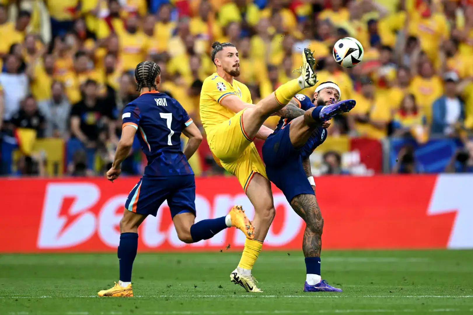 包含土耳其羞辱西班牙，欧预赛震惊世界的词条