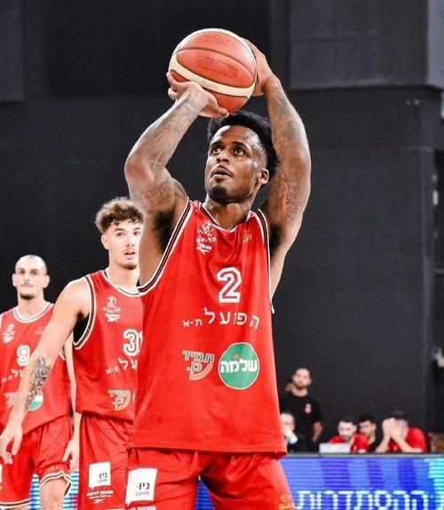 外援受伤首战爆发,助球队实现逆袭 外援受伤首战爆发,助球队实现逆袭