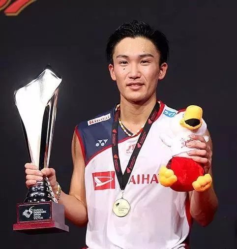 瓦力棋牌-中国队轻取丹麦队，桃田贤斗惊艳四座的简单介绍